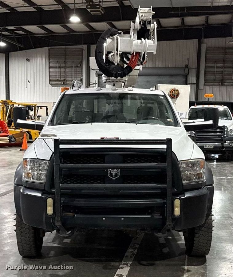 image for item DQ6690 2015 Dodge Ram 5500 bucket truck