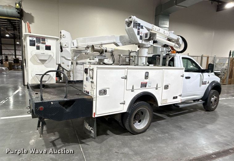 image for item DQ6690 2015 Dodge Ram 5500 bucket truck