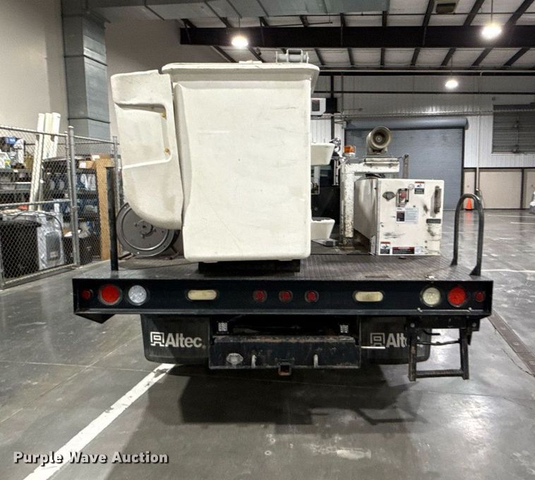 image for item DQ6690 2015 Dodge Ram 5500 bucket truck