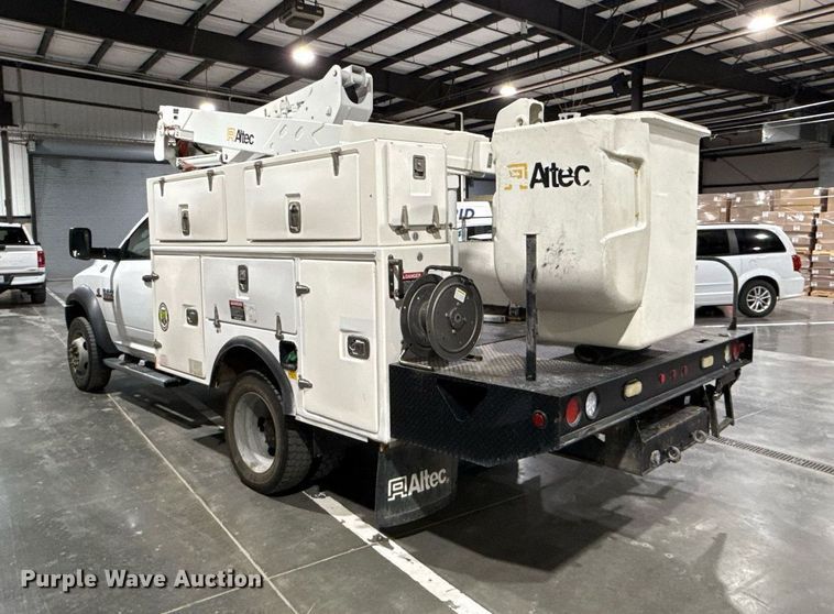 image for item DQ6690 2015 Dodge Ram 5500 bucket truck