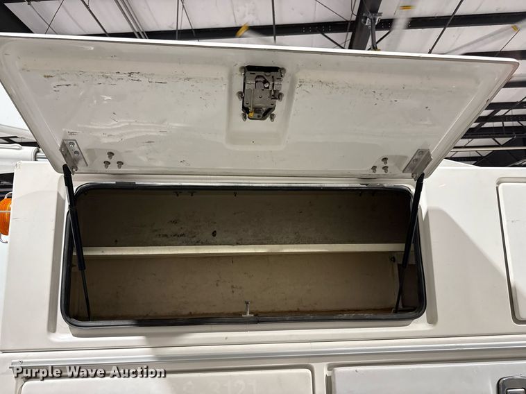 image for item DQ6690 2015 Dodge Ram 5500 bucket truck