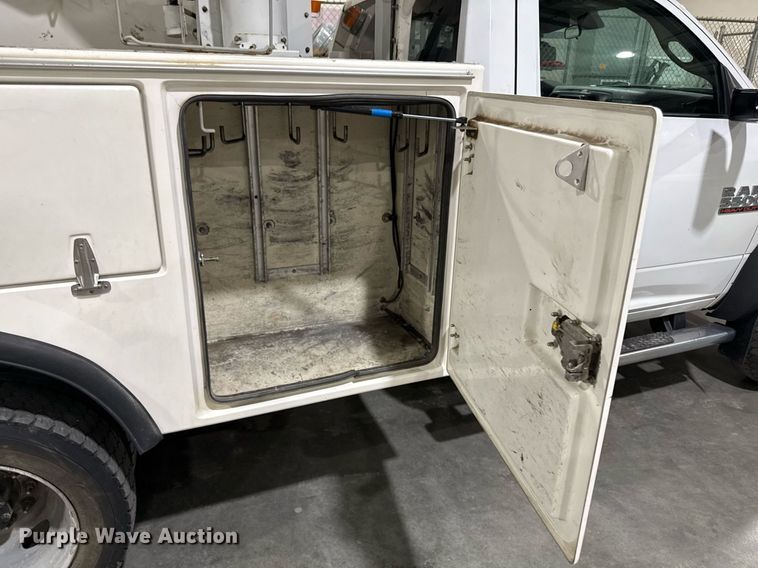 image for item DQ6690 2015 Dodge Ram 5500 bucket truck