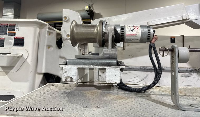 image for item DQ6690 2015 Dodge Ram 5500 bucket truck