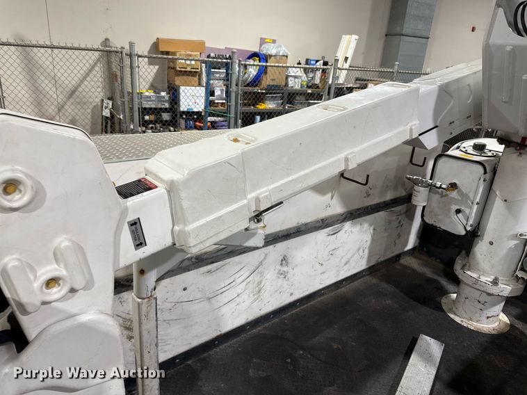 image for item DQ6690 2015 Dodge Ram 5500 bucket truck