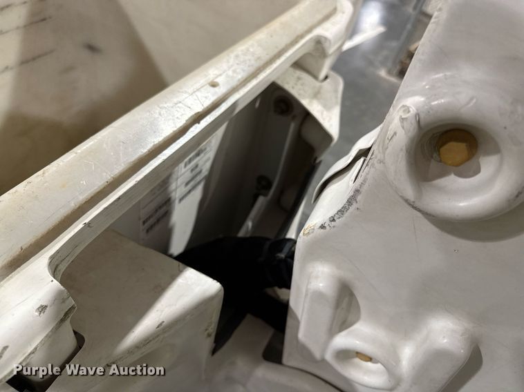 image for item DQ6690 2015 Dodge Ram 5500 bucket truck