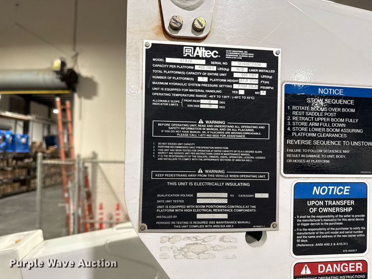 image for item DQ6690 2015 Dodge Ram 5500 bucket truck