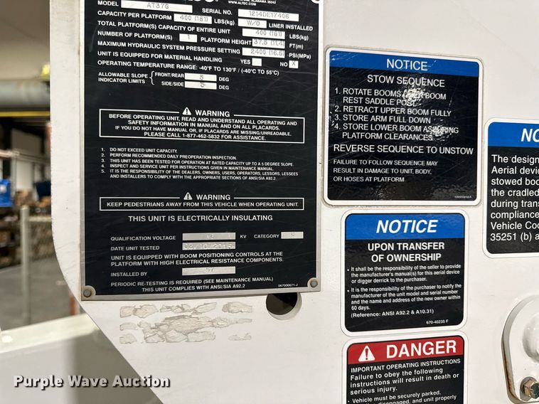 image for item DQ6690 2015 Dodge Ram 5500 bucket truck