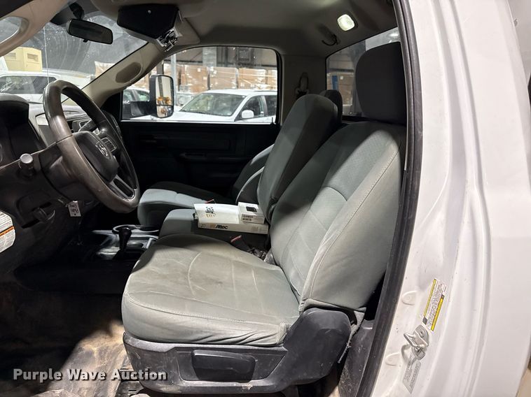 image for item DQ6690 2015 Dodge Ram 5500 bucket truck