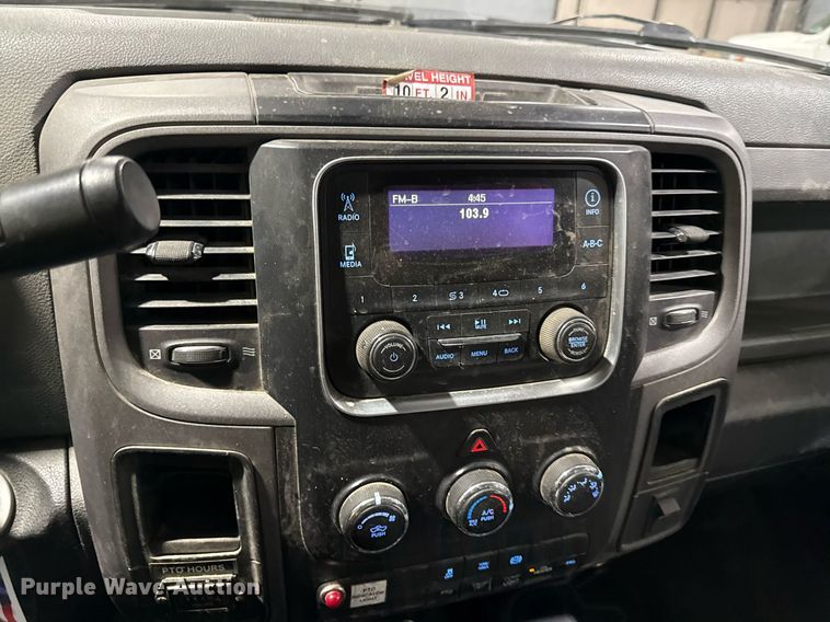 image for item DQ6690 2015 Dodge Ram 5500 bucket truck