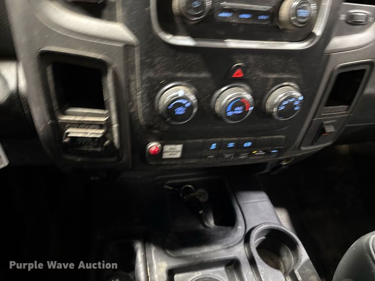 image for item DQ6690 2015 Dodge Ram 5500 bucket truck