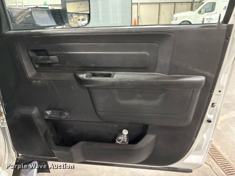 image for item DQ6690 2015 Dodge Ram 5500 bucket truck