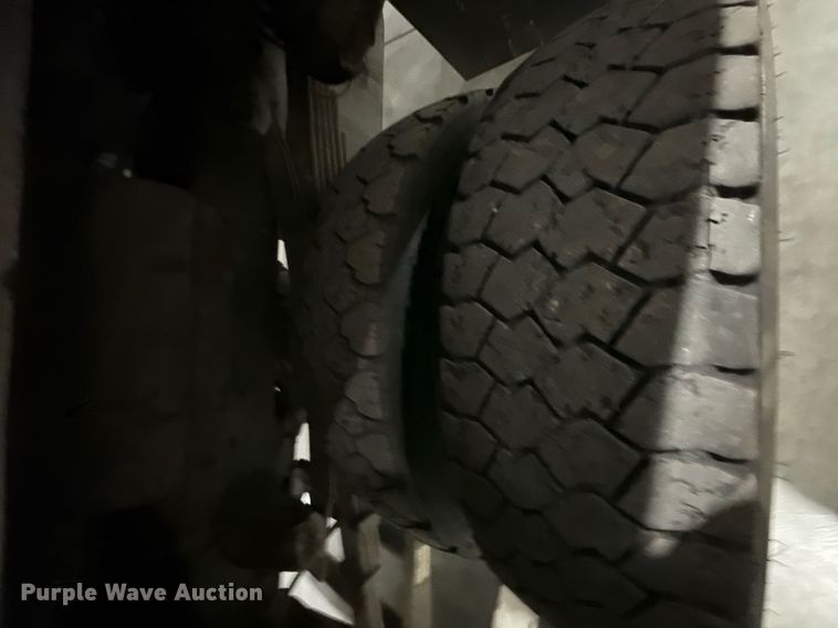 image for item DQ6690 2015 Dodge Ram 5500 bucket truck