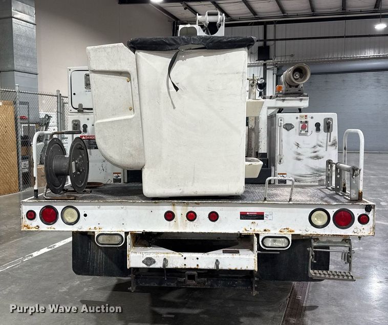 image for item DQ6691 2012 Ford F550 Super Duty bucket truck