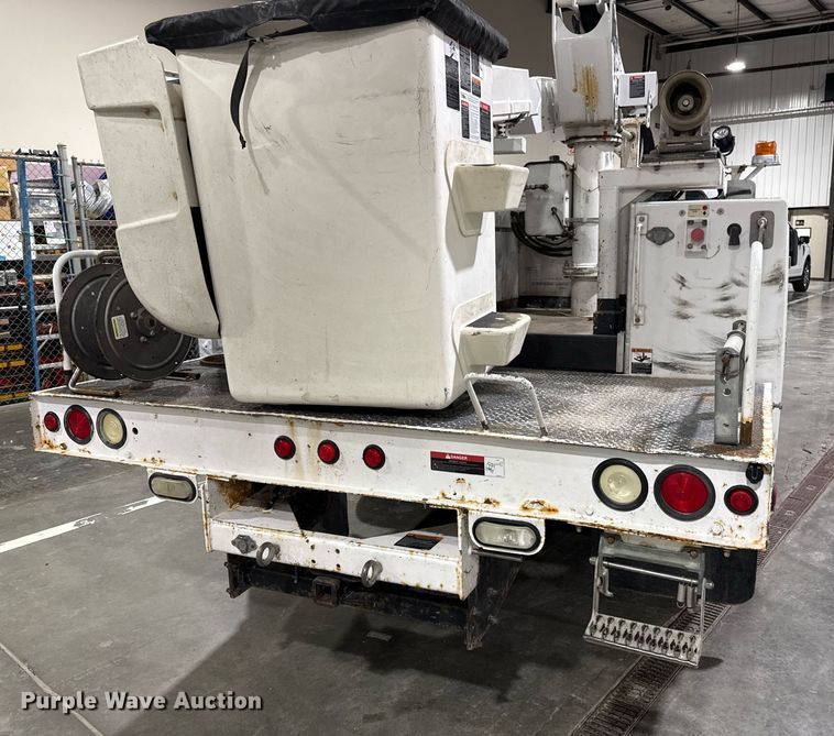 image for item DQ6691 2012 Ford F550 Super Duty bucket truck