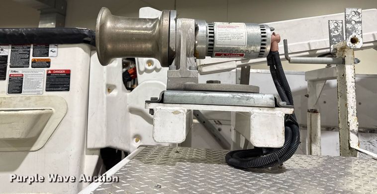 image for item DQ6691 2012 Ford F550 Super Duty bucket truck