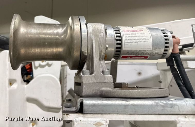 image for item DQ6691 2012 Ford F550 Super Duty bucket truck