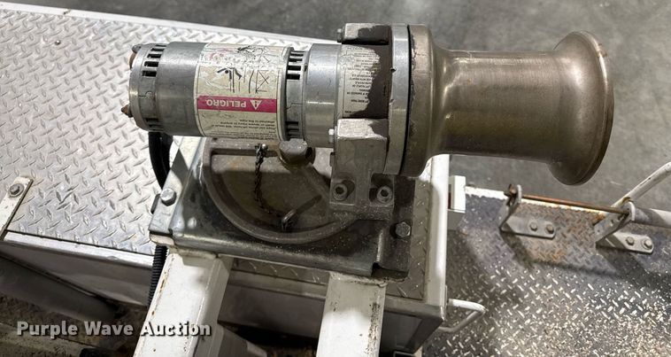 image for item DQ6691 2012 Ford F550 Super Duty bucket truck