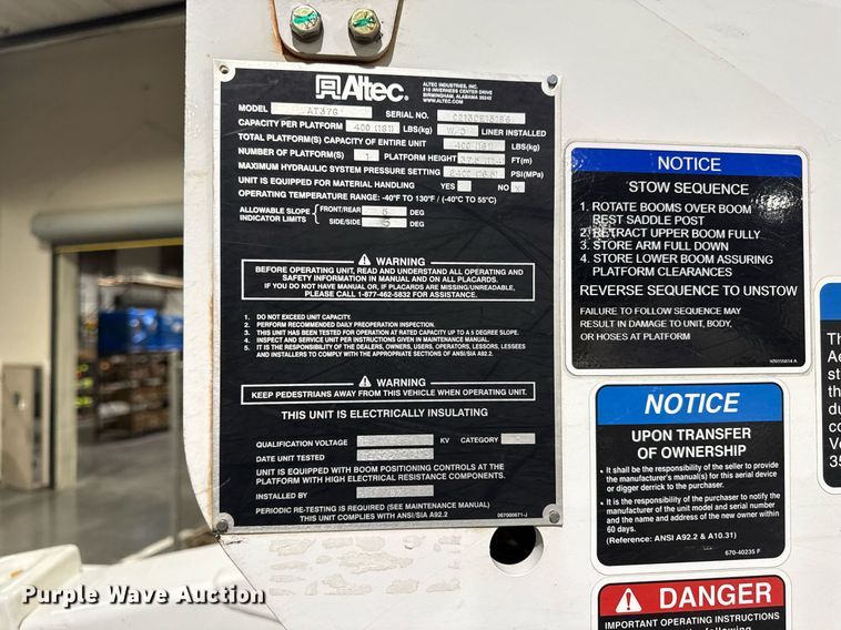 image for item DQ6691 2012 Ford F550 Super Duty bucket truck