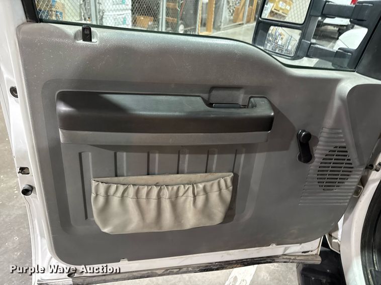 image for item DQ6691 2012 Ford F550 Super Duty bucket truck