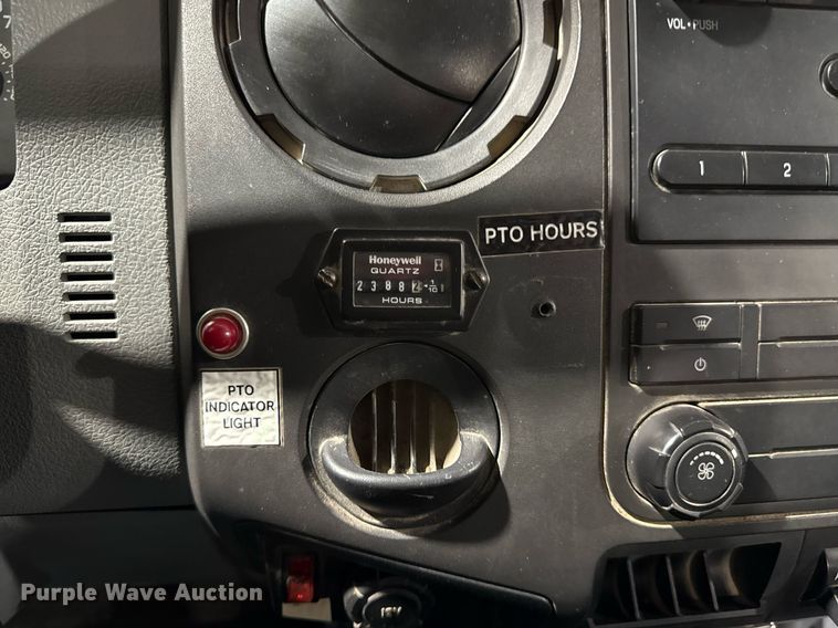 image for item DQ6691 2012 Ford F550 Super Duty bucket truck