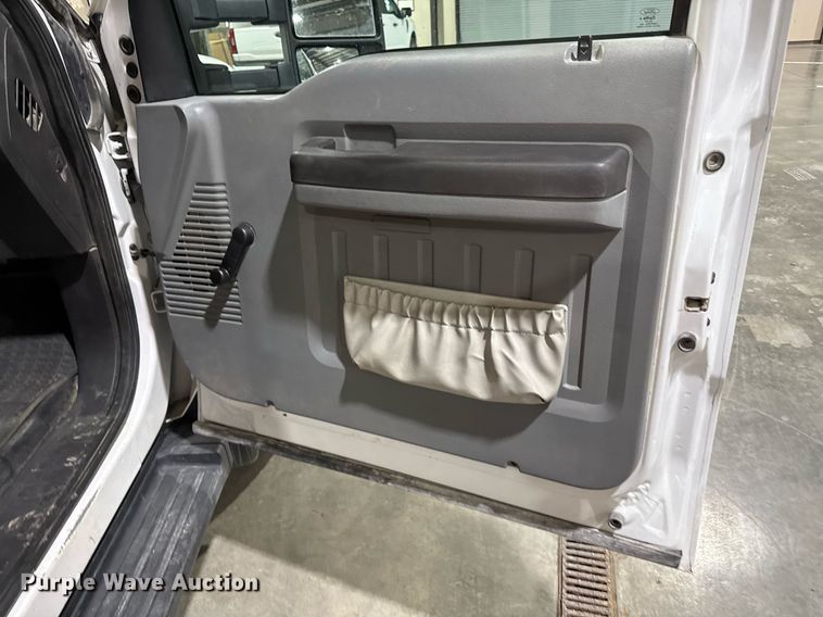 image for item DQ6691 2012 Ford F550 Super Duty bucket truck