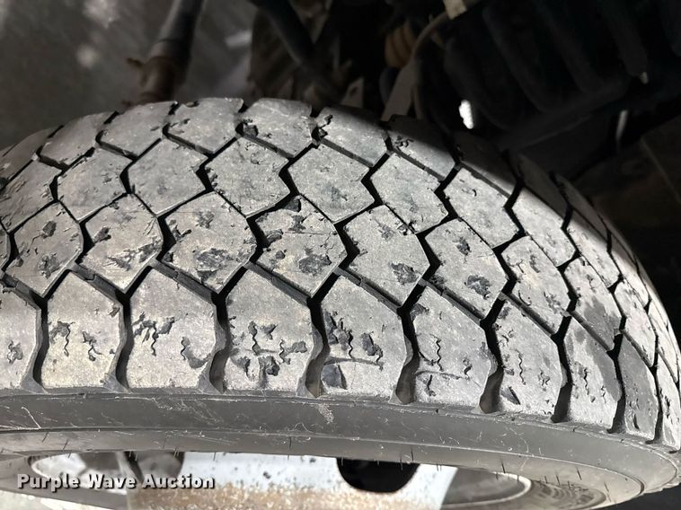 image for item DQ6691 2012 Ford F550 Super Duty bucket truck