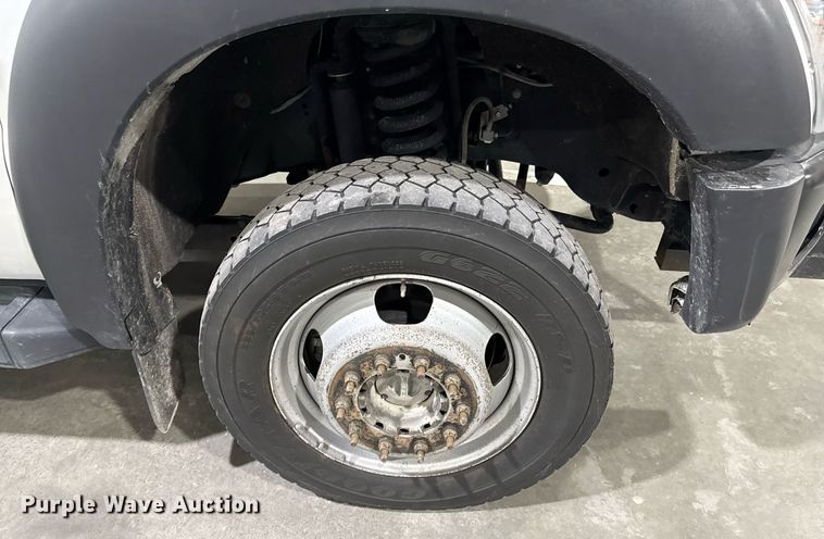 image for item DQ6691 2012 Ford F550 Super Duty bucket truck