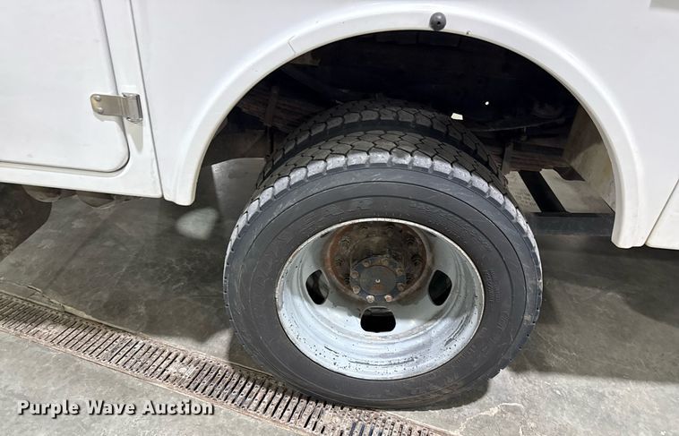 image for item DQ6691 2012 Ford F550 Super Duty bucket truck