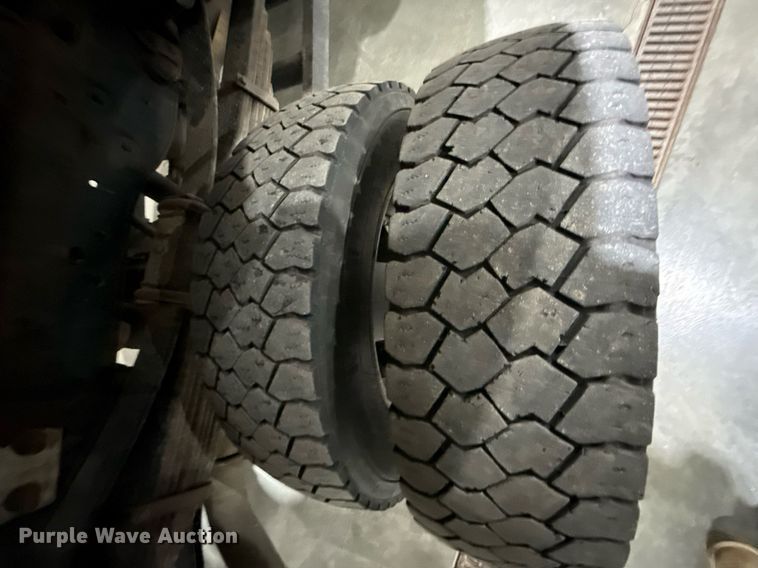 image for item DQ6691 2012 Ford F550 Super Duty bucket truck