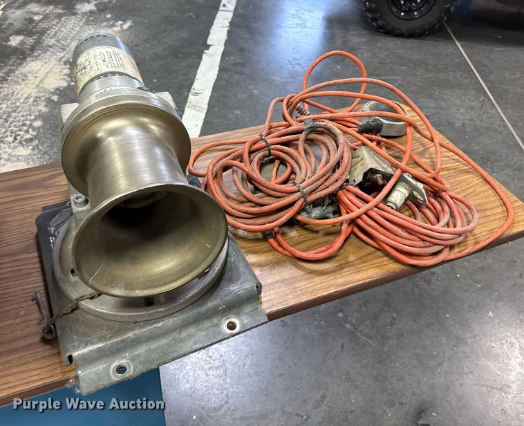 image for item DQ6692 (2) Capstan hoists