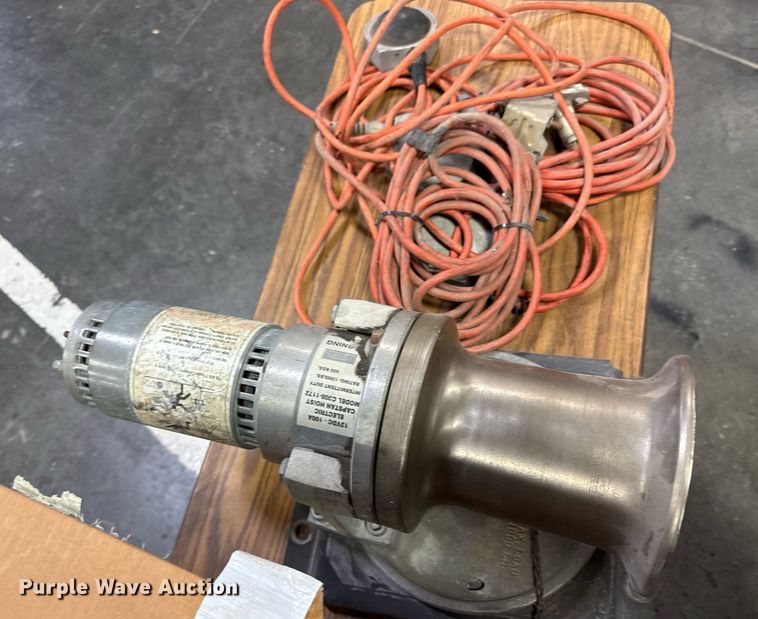 image for item DQ6692 (2) Capstan hoists