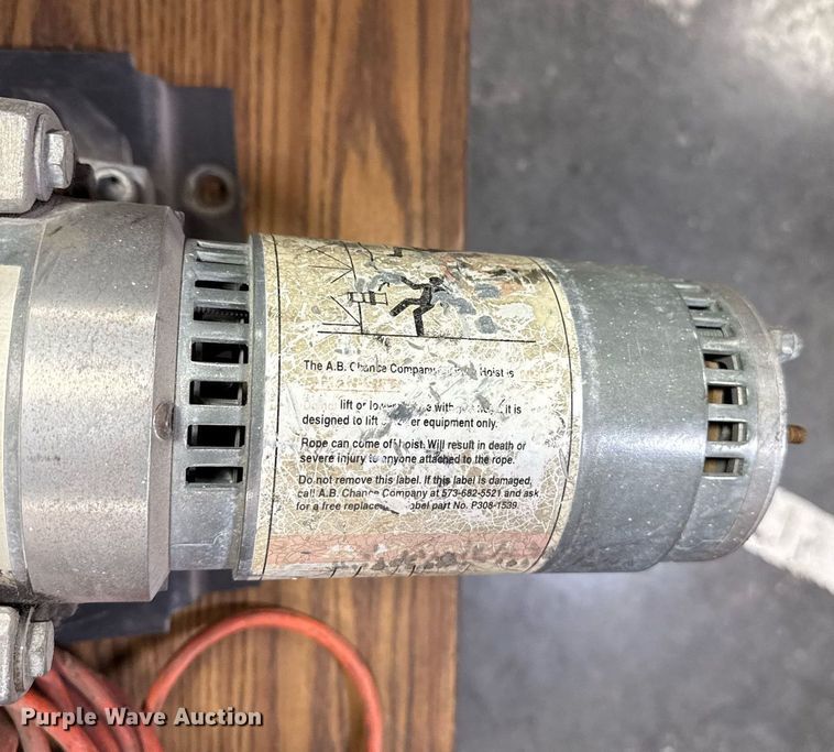 image for item DQ6692 (2) Capstan hoists