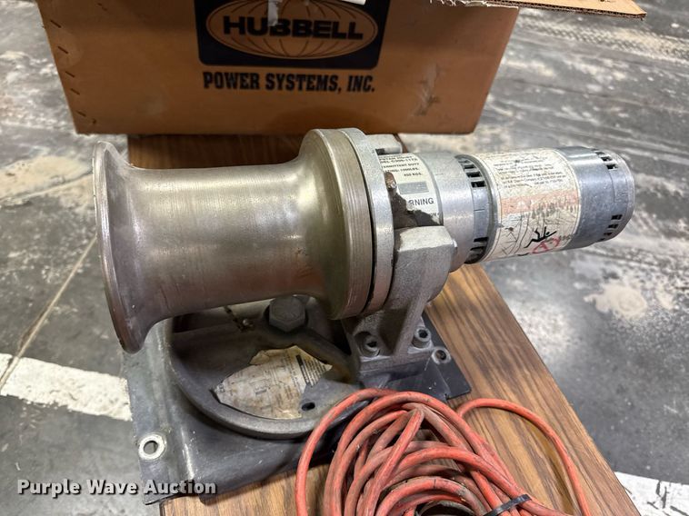 image for item DQ6692 (2) Capstan hoists