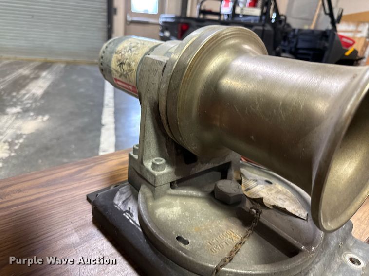 image for item DQ6692 (2) Capstan hoists