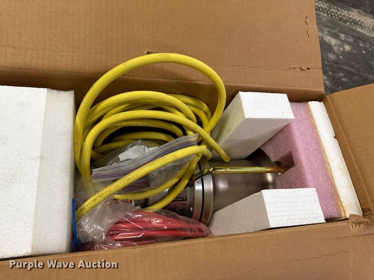 image for item DQ6692 (2) Capstan hoists