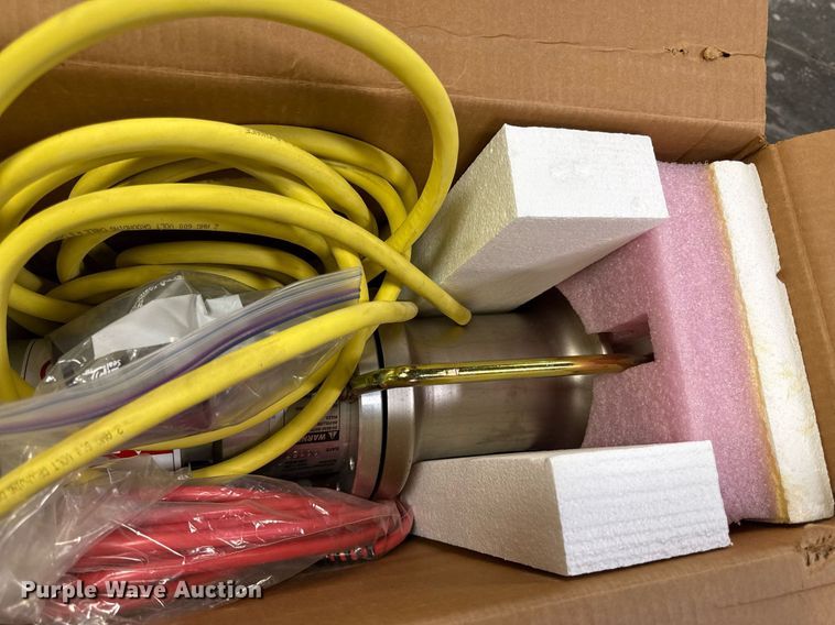 image for item DQ6692 (2) Capstan hoists