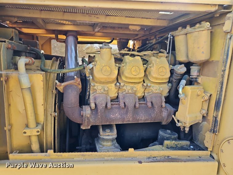 image for item DR8755 1995 Liebherr LR631C track loader
