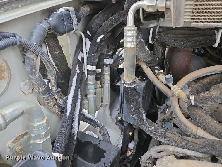 image for item DS5298 2017 Takeuchi TL10V2 tracked skid steer loader