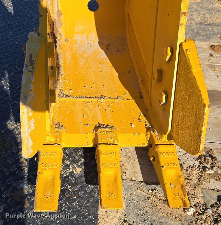 image for item DS5302 Teran Cat305 excavator bucket