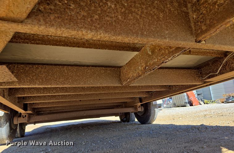 image for item DS5303 2002 Interstate enclosed cargo trailer