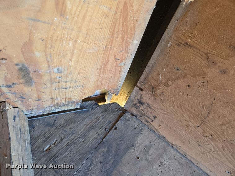 image for item DS5303 2002 Interstate enclosed cargo trailer