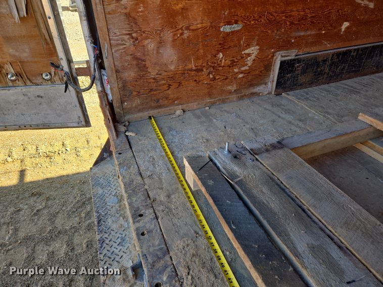 image for item DS5303 2002 Interstate enclosed cargo trailer