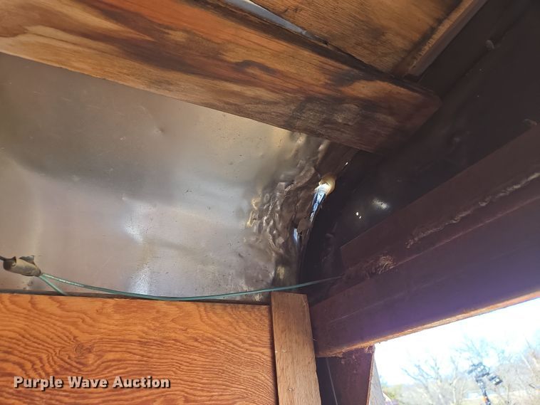 image for item DS5303 2002 Interstate enclosed cargo trailer