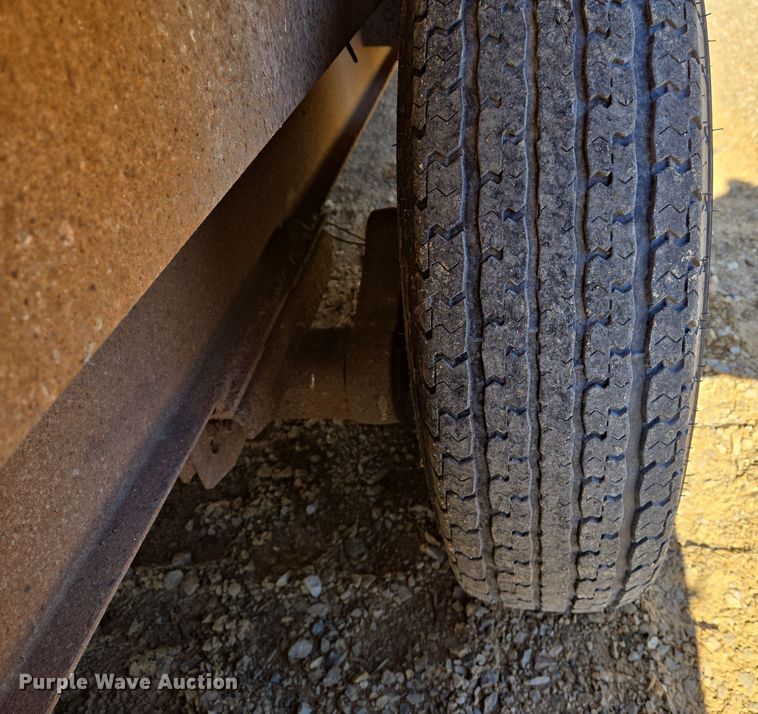 image for item DS5303 2002 Interstate enclosed cargo trailer