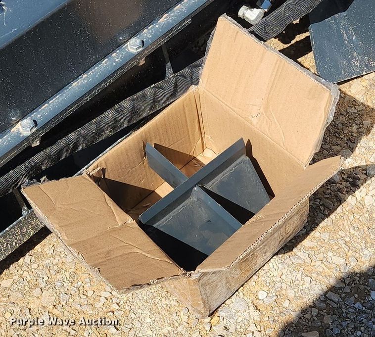 image for item DS5308 Handy HLS35 skid steer log splitter