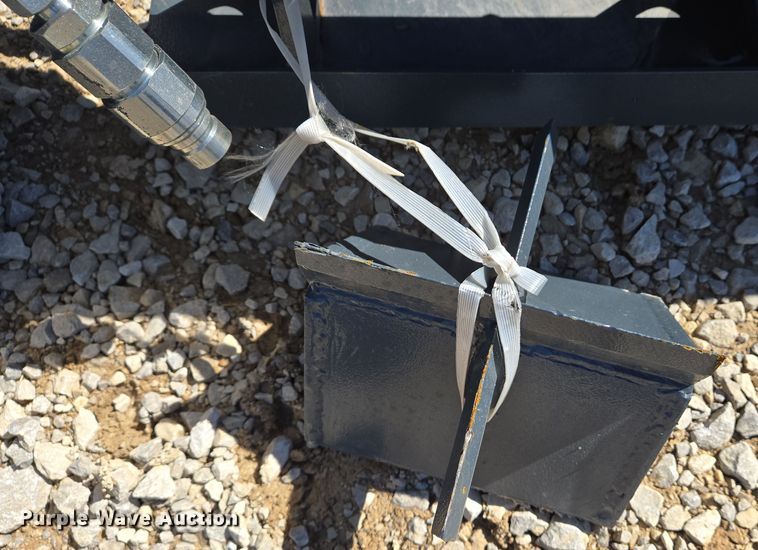 image for item DS5309 Handy HLS35 skid steer log splitter