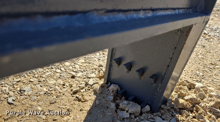 image for item DS5309 Handy HLS35 skid steer log splitter