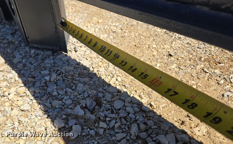 image for item DS5309 Handy HLS35 skid steer log splitter