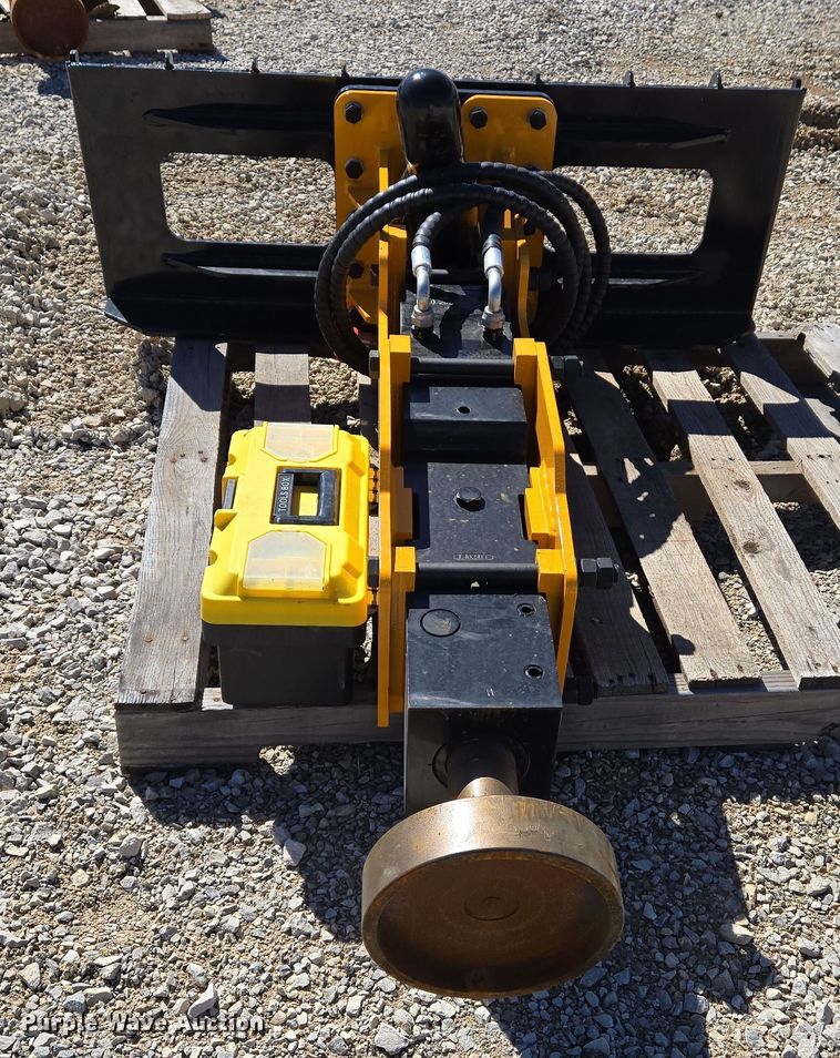 image for item DS5311 2024 GIYI 680 Post Driver