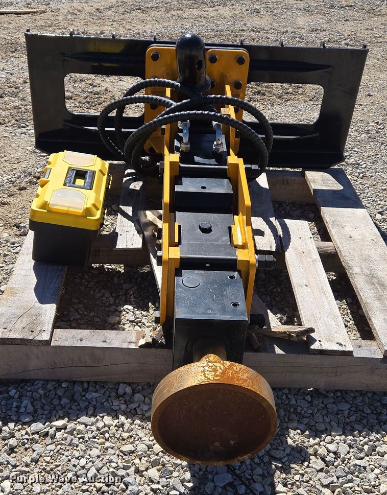 image for item DS5312 2024 Future FT-D680 skid steer post Driver